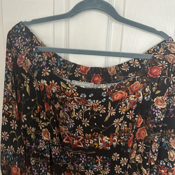 Daniel Rainn size Large colorful flowered blouse. 3/4 sleeves with ties. - Picture 3 of 9